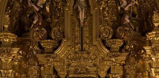 Altar de cultos de María Santísima de la Caridad./Foto: Álvaro Córdoba