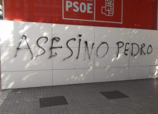 Pintada en la sede del PSOE.