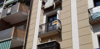 Cartel de se alquila en una vivienda del centro de Lucena./Foto: Ayuntamiento de Lucena