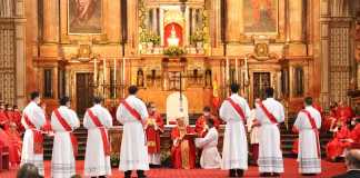 Ordenaciones en la Catedral de Córdoba./Foto: Jesús Caparrós sacerdotes