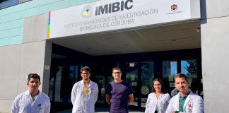 Investigadores del IMIBIC que han descubierto el mecanismo capaz de controlar la división de las células tumorales./Foto: IMIBIC