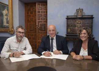 Firma de un convenio de colaboración entre la Diputación de Córdoba y la Asociación Record./Foto: Diputación de Córdoba