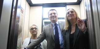 José María Bellido y Marifrán Carazo./Foto: Ayuntamiento de Córdoba ascensores